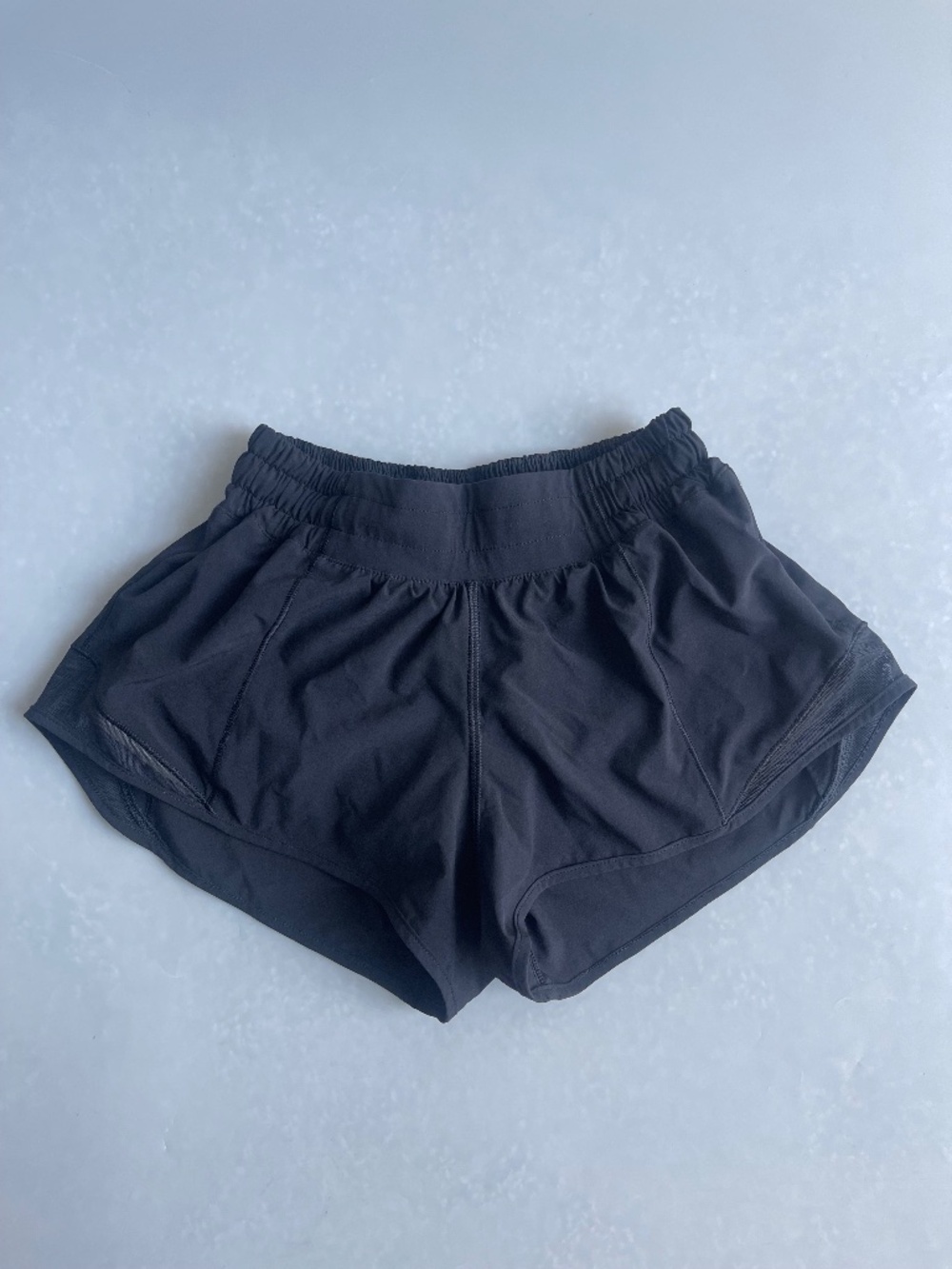 Lululemon Hotty Hot Low-Rise Lined Shorts 2.5” Black Size 2 Running